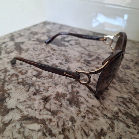 SALVATORE FERRAGAMO SF600S 220 - Picture 2 of 12